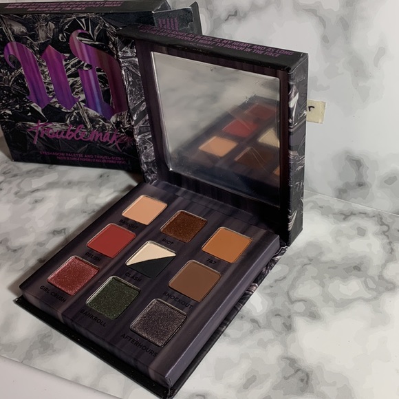 Urban Decay Trouble Maker Eyeshadow Palette - Picture 5 of 13